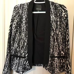 Printed tuxedo blazer